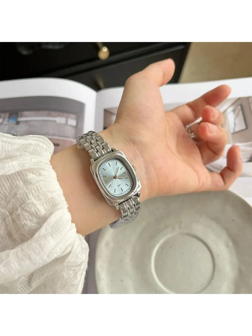 Women's Blue Dainty Casual Simple Fashionable Bracelet Analog Quartz Wrist Watch